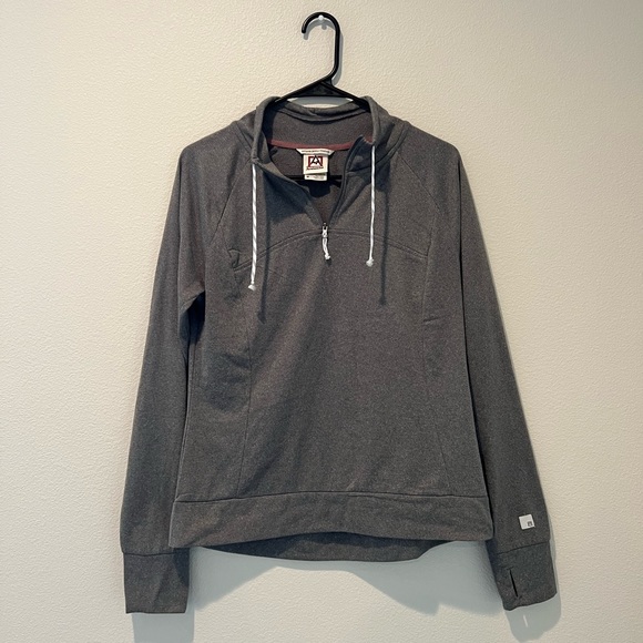 Avalanche Sweaters - 10/$15! Avalanche 1/4 Gray Light Weight Pull over Medium